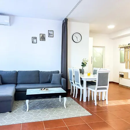 Seashell Apartment *