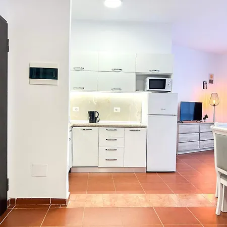 Seashell Apartment *