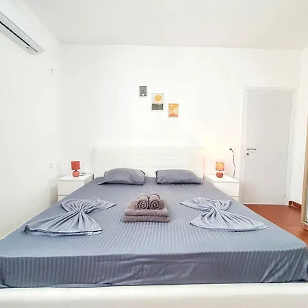 Apartment Seashell
